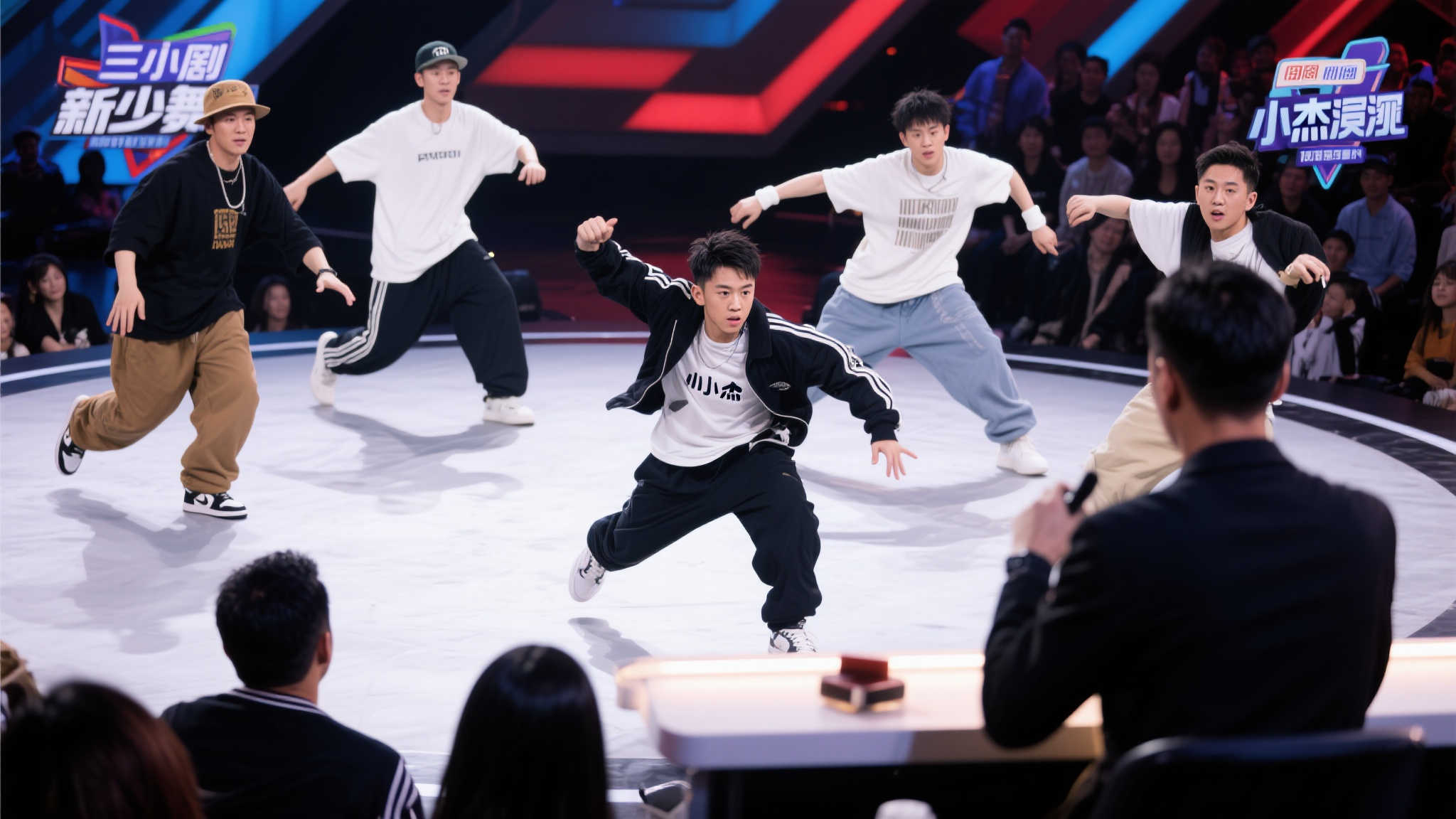 詹姆斯25+12拉塞尔29分 湖人20记三分射杀公牛